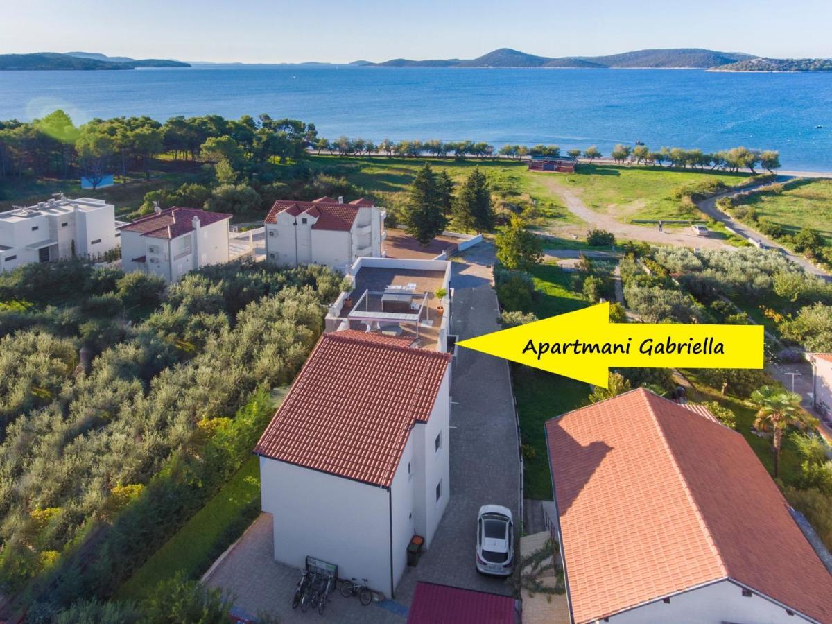 Apartmani Gabriella Vodice Exteriör bild