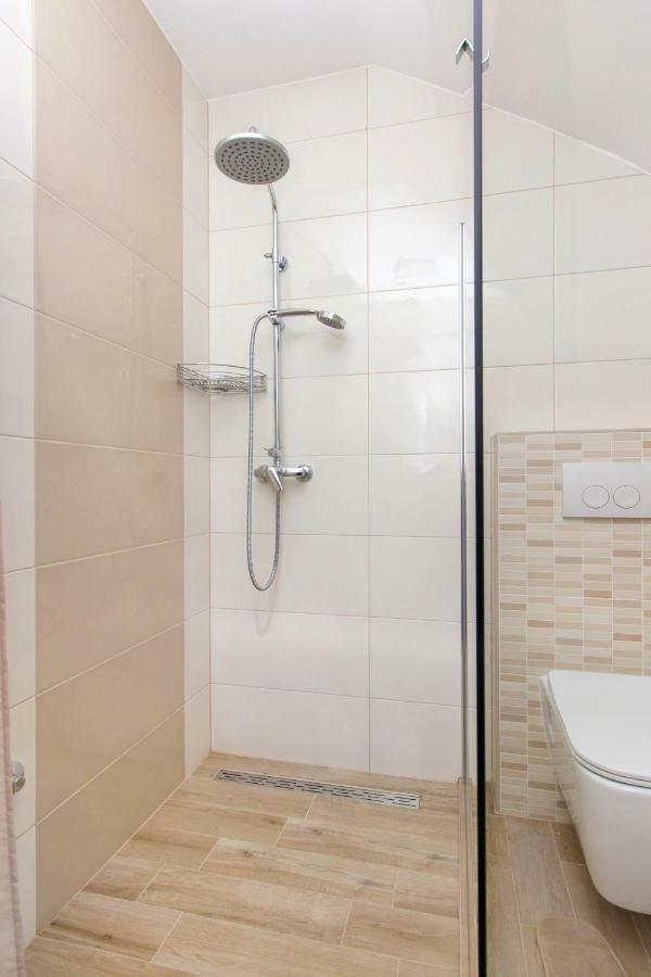 Apartmani Gabriella Vodice Rum bild